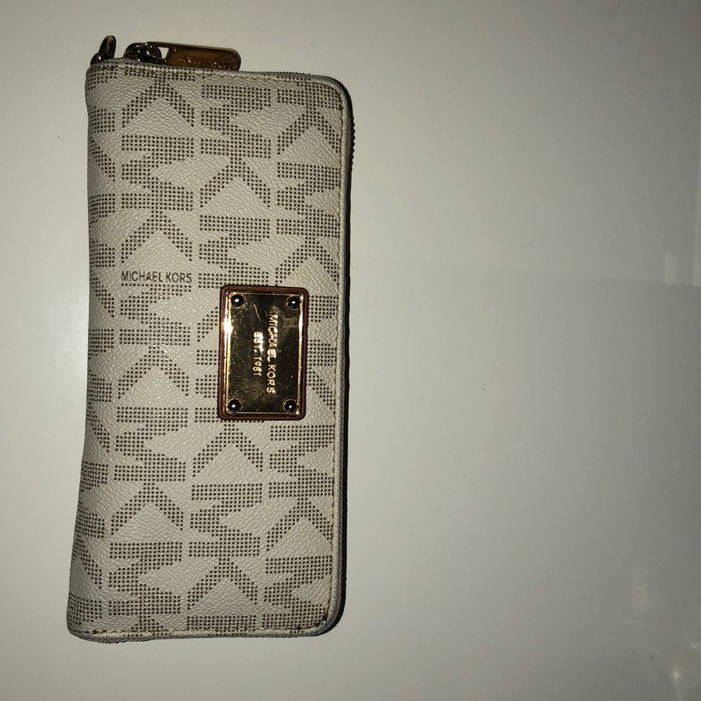 Michael Kors Monogram Wallet